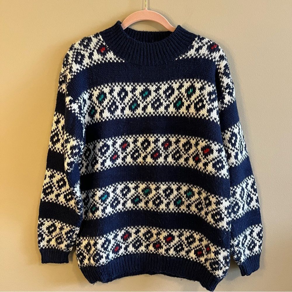 ✨ Vintage 16th Street Blue White Abstract Stripes Sweater Small‎